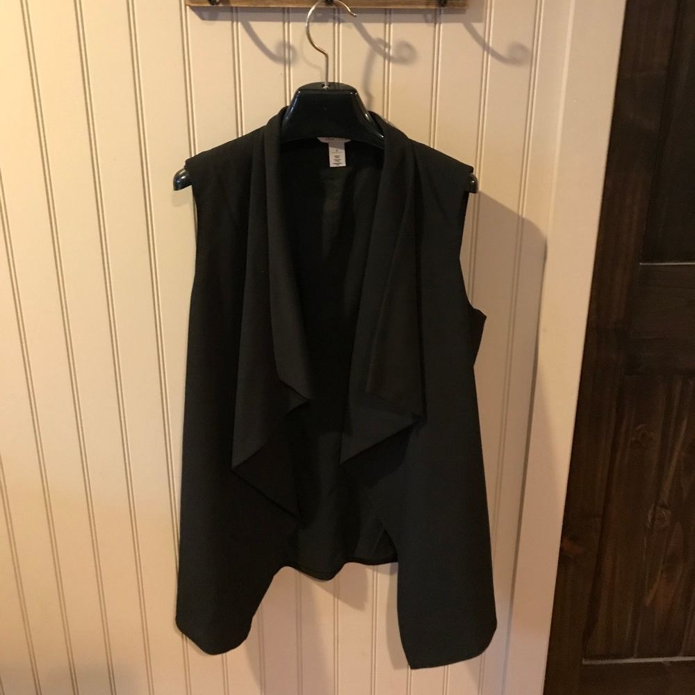 Black Sleevless vest